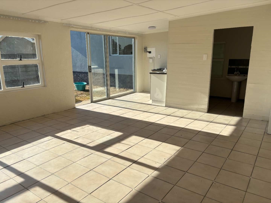 To Let 1 Bedroom Property for Rent in Protea Heights Western Cape